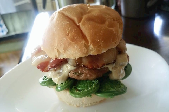 名物月山とんバーガー 540円